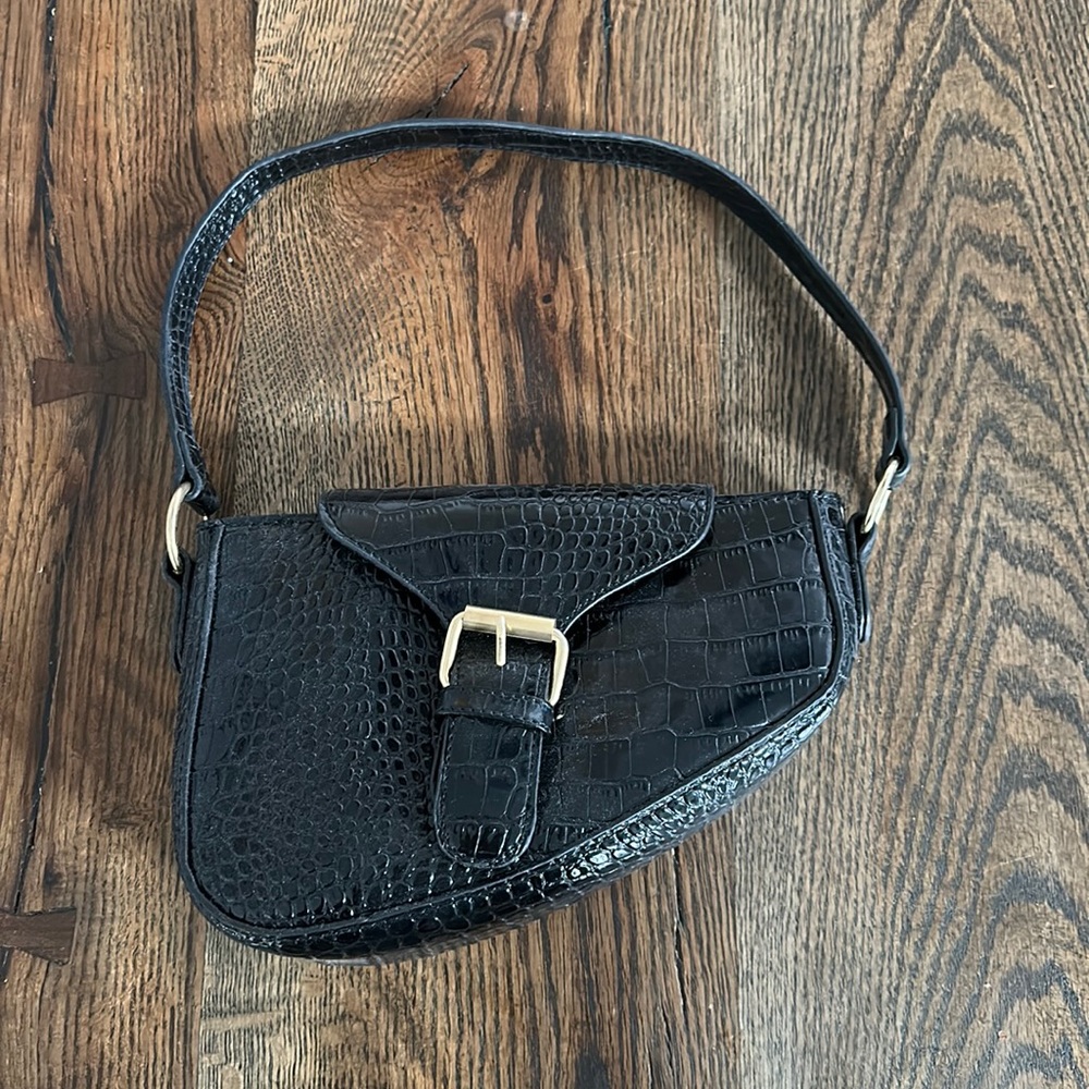 Sashi faux croc shoulder bag black